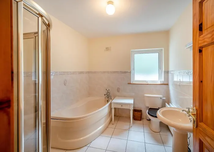 5 Bed In Oc-ii11344 * Mountcharles