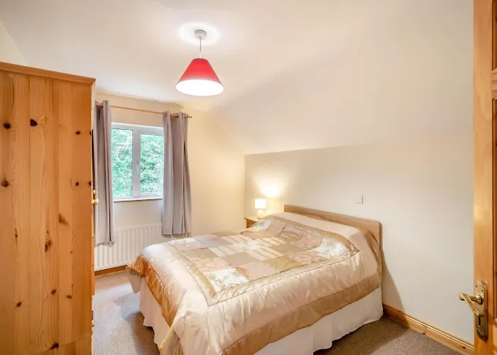 5 Bed In Oc-ii11344 * Mountcharles